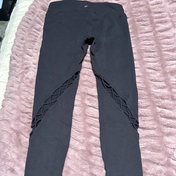 ALO Yoga Pants - Alo Entwine Leggings Size Medium 25" inseam